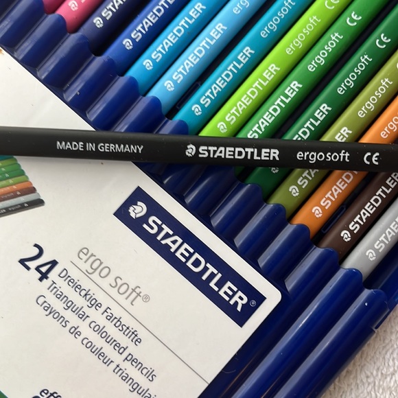 Staedtler Art Staedtler Ergosoft Colored Pencils 24 Count With Case